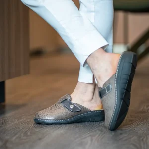 Ciabatte da donna con plantare anatomico e tomaia stretch – Art. 940