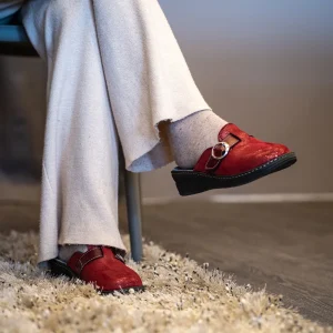 Ciabatta ortopedica da donna con tomaia chiusa e suola anatomica - Art. 941