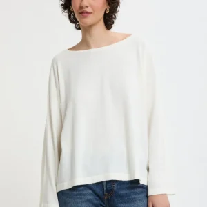 Maglione a maniche ampie con collo rotondo