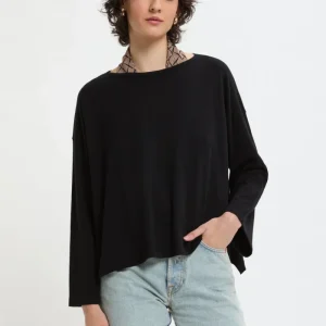 Maglione a maniche ampie con collo rotondo