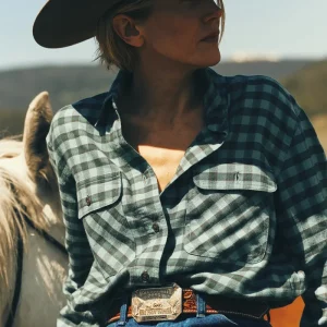 WOMEN’S GATHERED HEM SHIRT