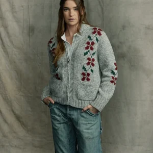 WOMEN’S ZIPPERED WOOL SWEATER