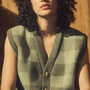 WOMEN’S WOOL CARDIGAN VEST