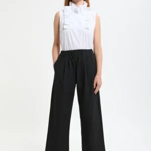 Pantaloni a due pieghe