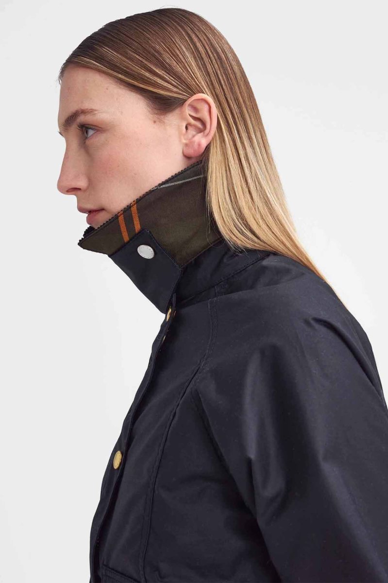 Giacca cerata Beadnell dal taglio crop - immagine 5