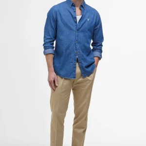 Camicia a maniche lunghe leggermente aderente con stemma in denim