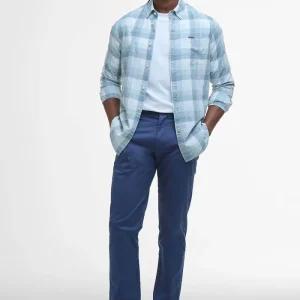 Pantaloni chino leggermente aderenti, leggeri ed elasticizzati